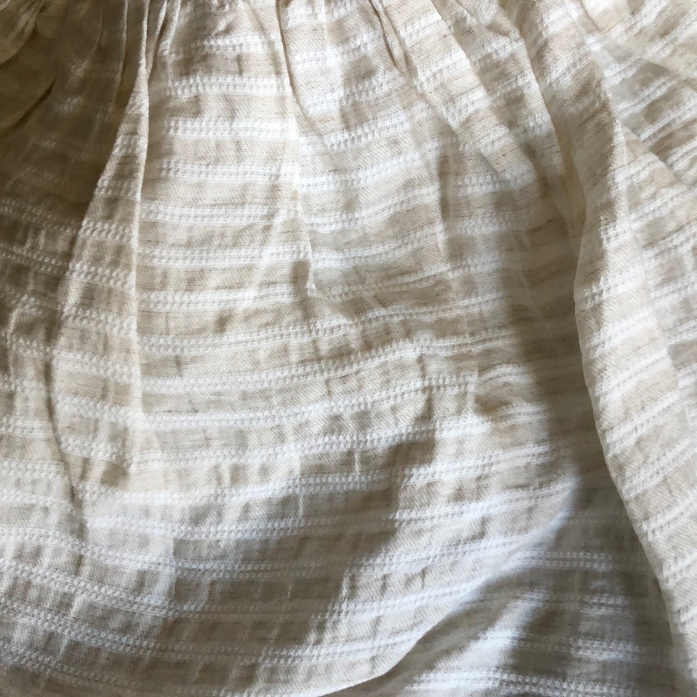 Short Ruffled top - Picture 4 of 5